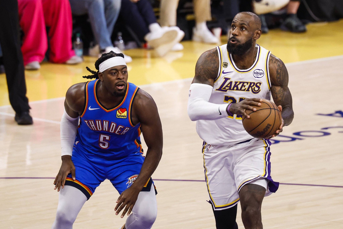 NBA最水状元秀狠批：詹姆斯只会刷数据，防守是漏洞，控制全联盟